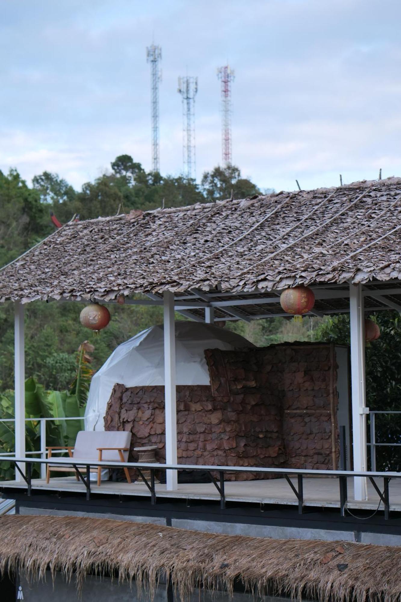 Ban Rak Thai Dome Tents Hedreung Rakthai Camping מראה חיצוני תמונה