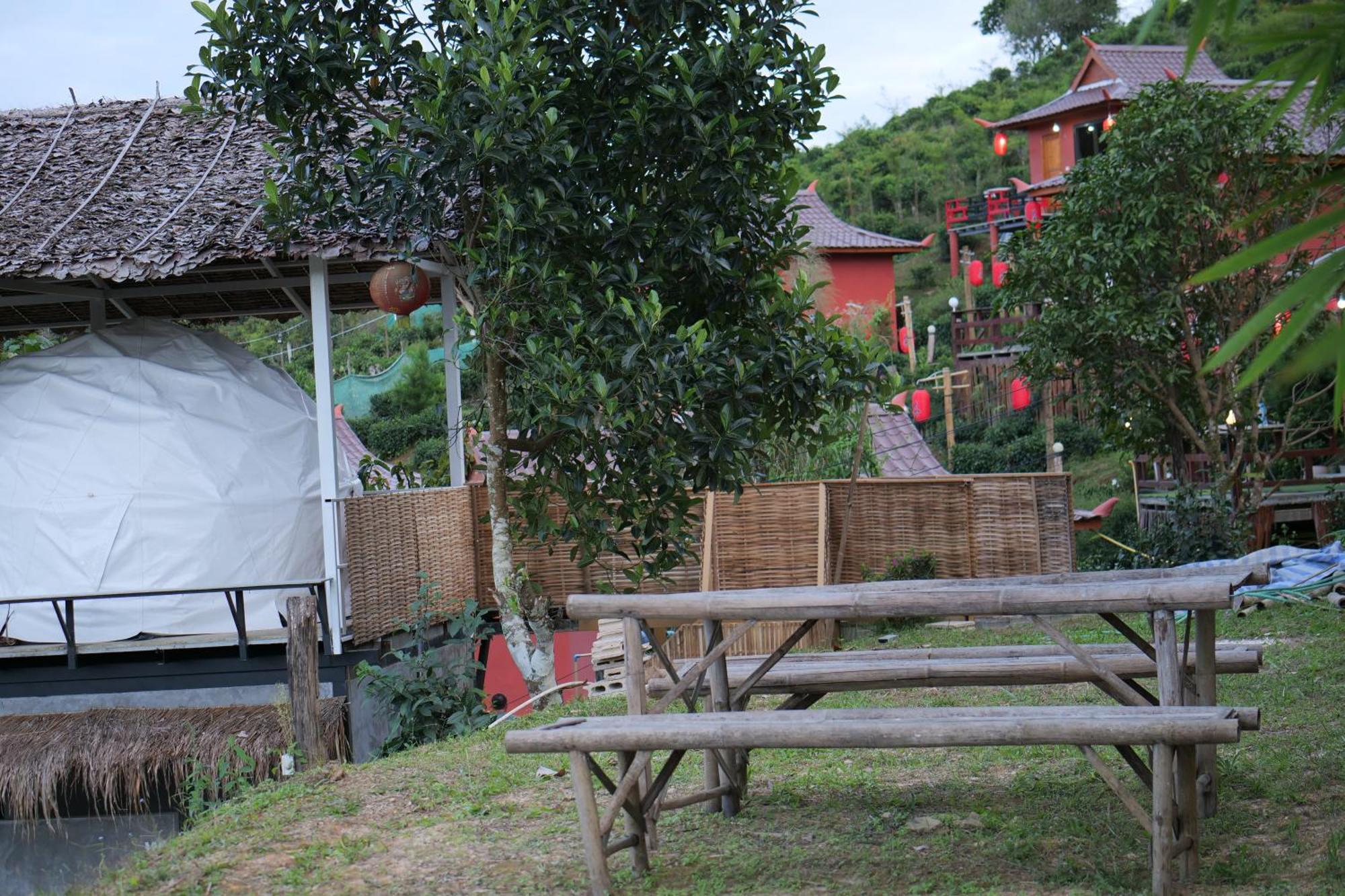 Ban Rak Thai Dome Tents Hedreung Rakthai Camping מראה חיצוני תמונה